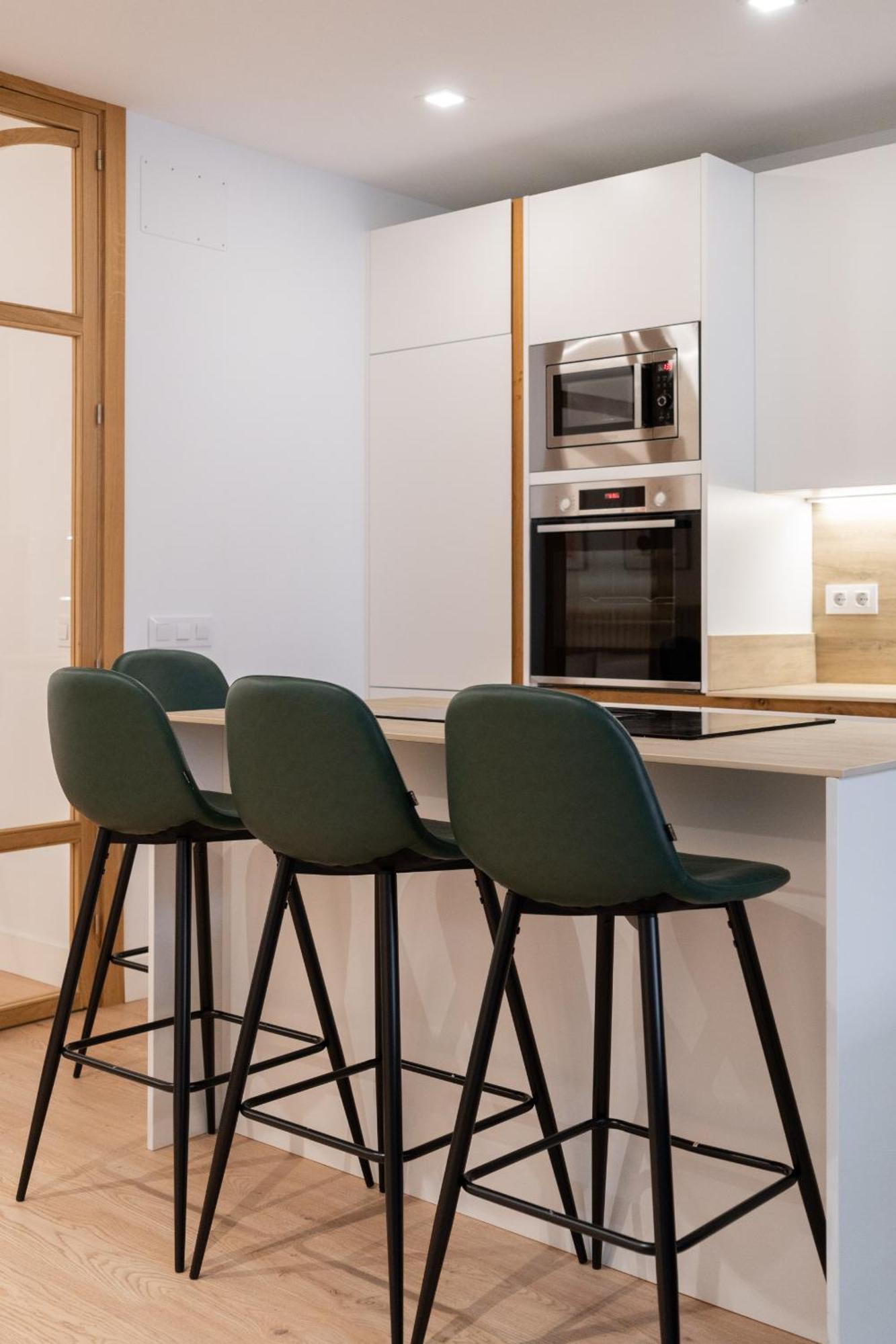 Apartamento Reformado Para 6 Personas En Plena Gran Via Alquiler Temporal Madrid Luaran gambar