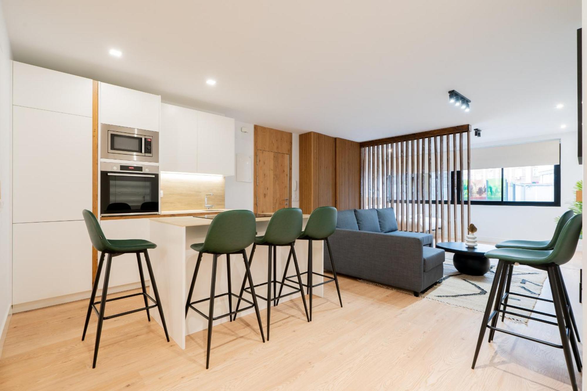 Apartamento Reformado Para 6 Personas En Plena Gran Via Alquiler Temporal Madrid Luaran gambar
