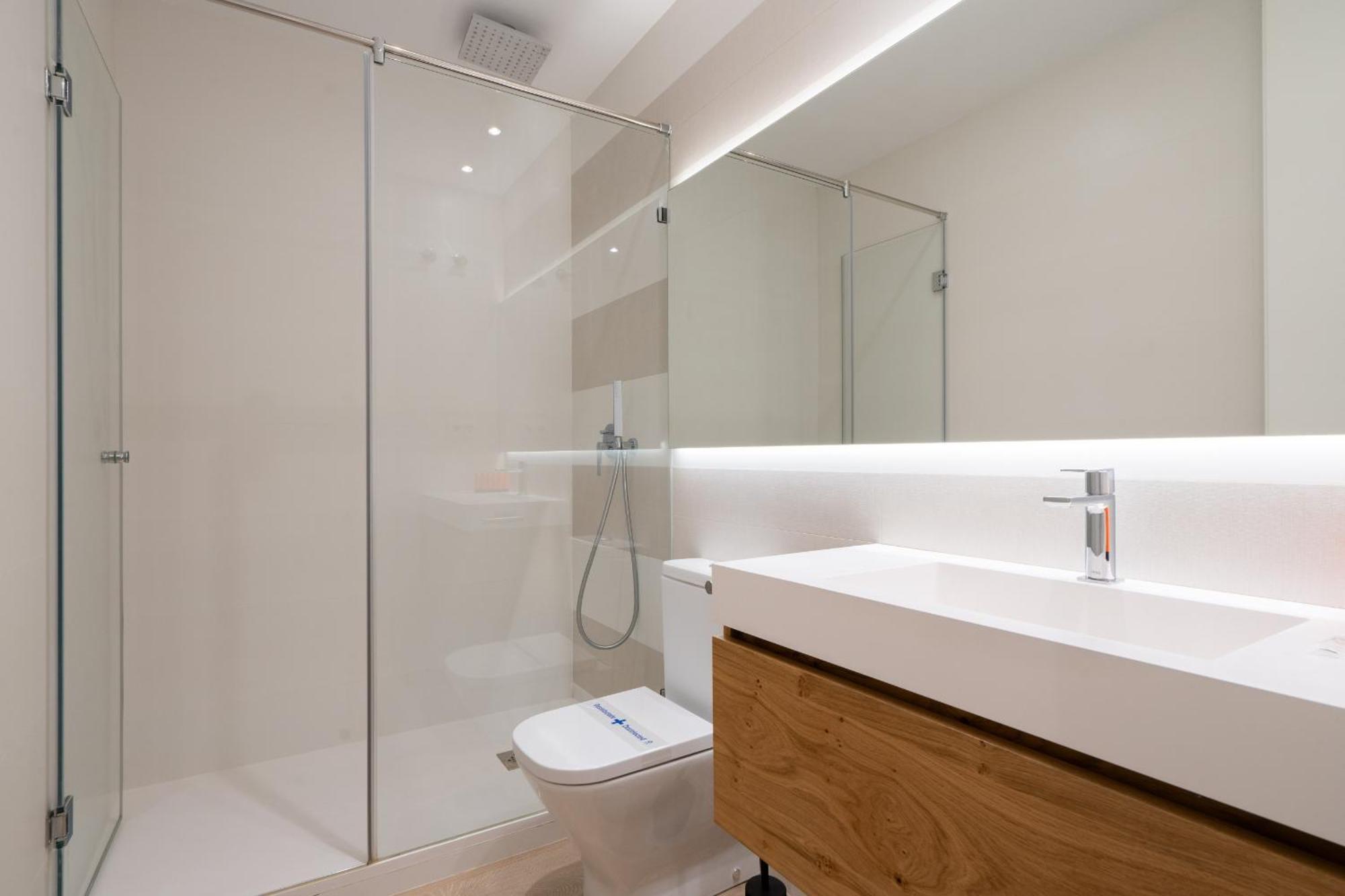 Apartamento Reformado Para 6 Personas En Plena Gran Via Alquiler Temporal Madrid Luaran gambar