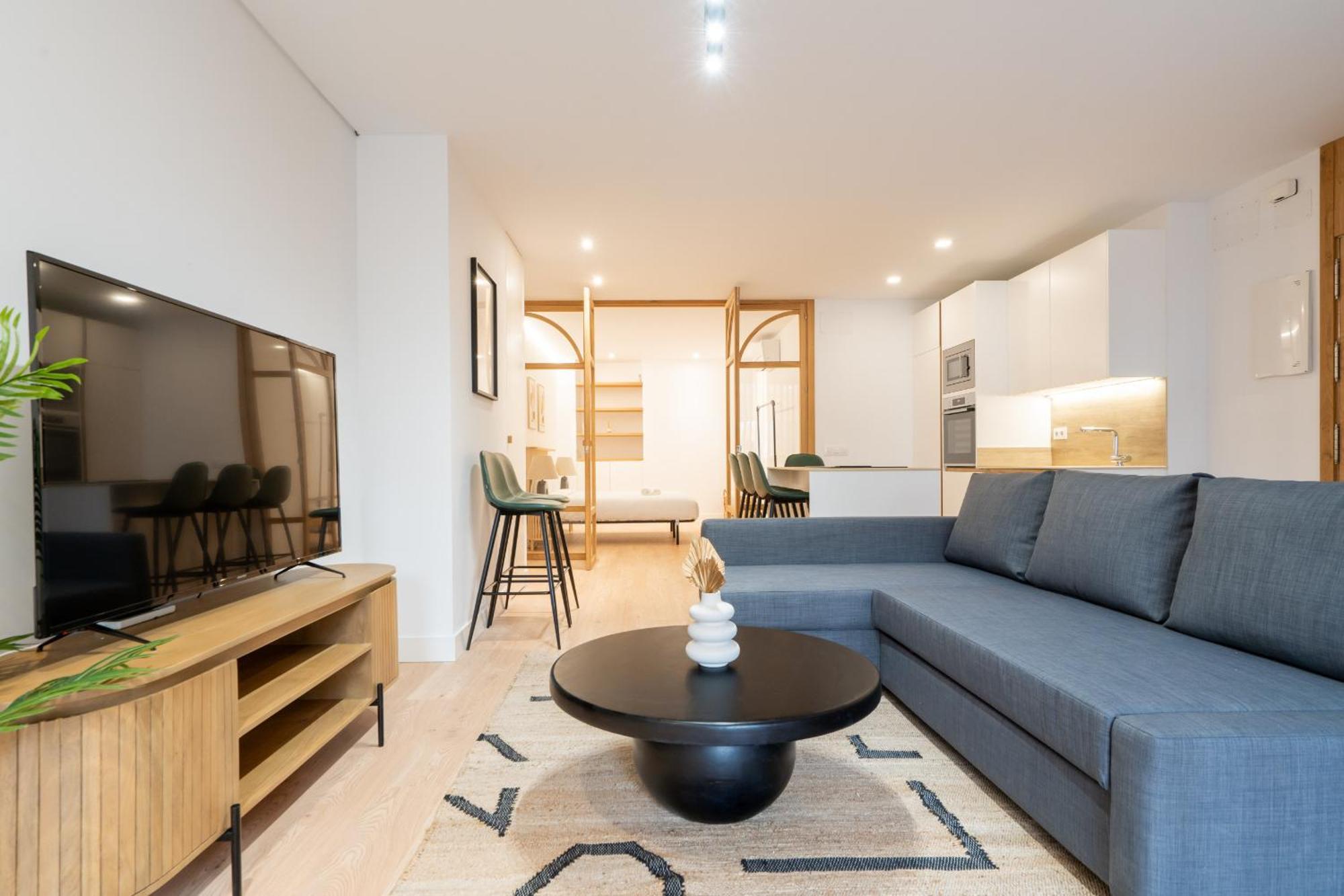 Apartamento Reformado Para 6 Personas En Plena Gran Via Alquiler Temporal Madrid Luaran gambar